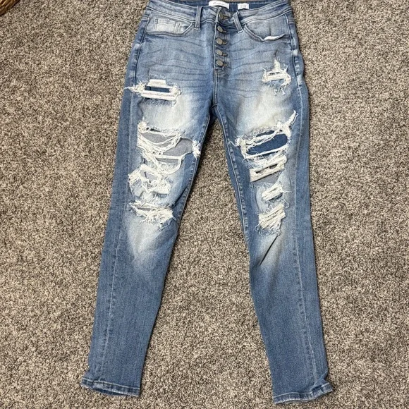 Distressed KanCan Jeans - Picture 3 of 6